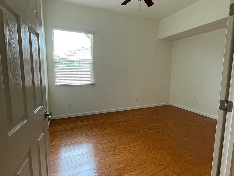 7300 Elvora Way — Photo 8