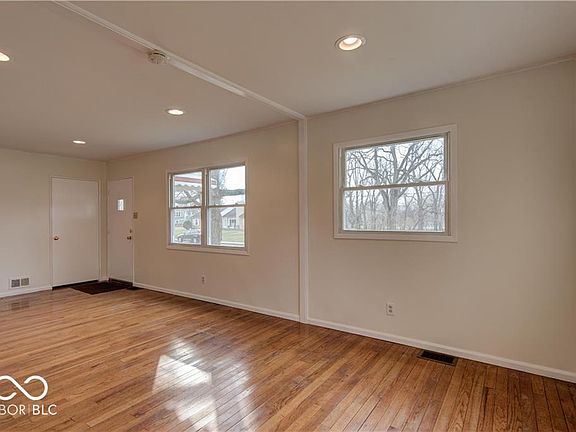 3rd image of 430 N 9th St