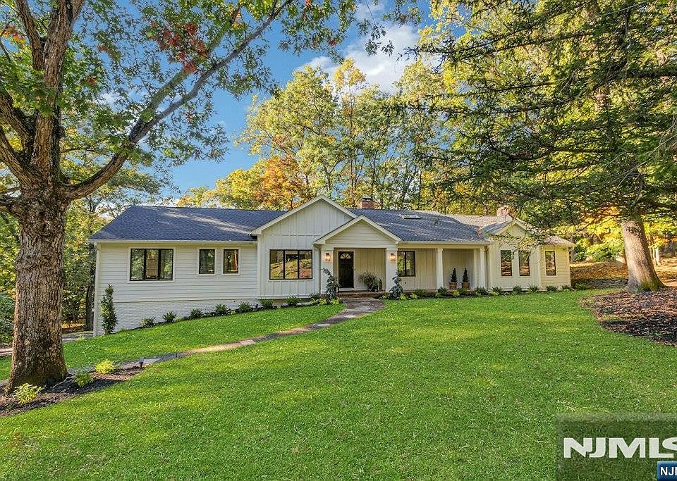 1st image of 888 Briarwoods Road