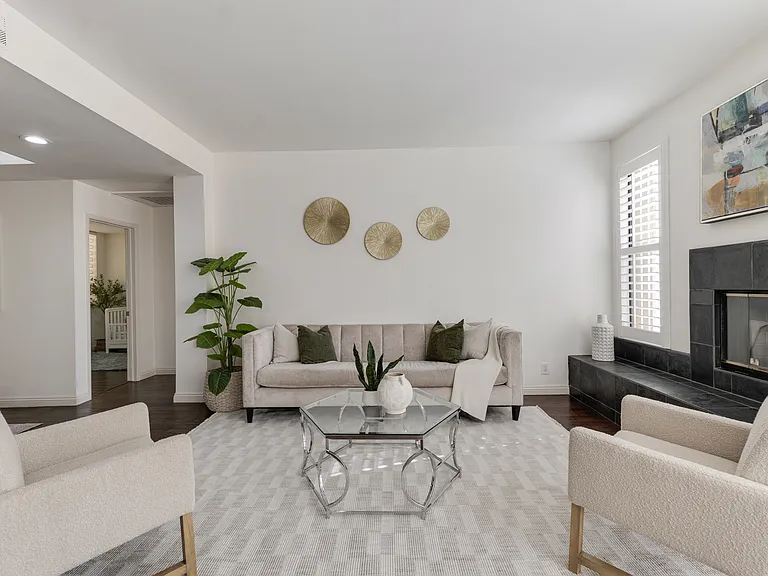 235 S Tower Dr #305 — Photo 4