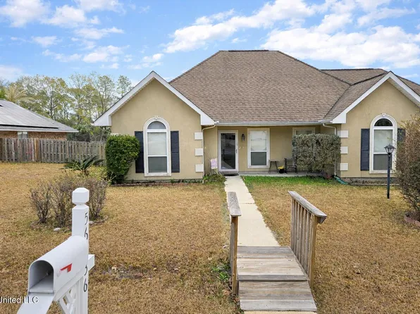 56136 Diamondhead Dr E, Diamondhead, MS 39525