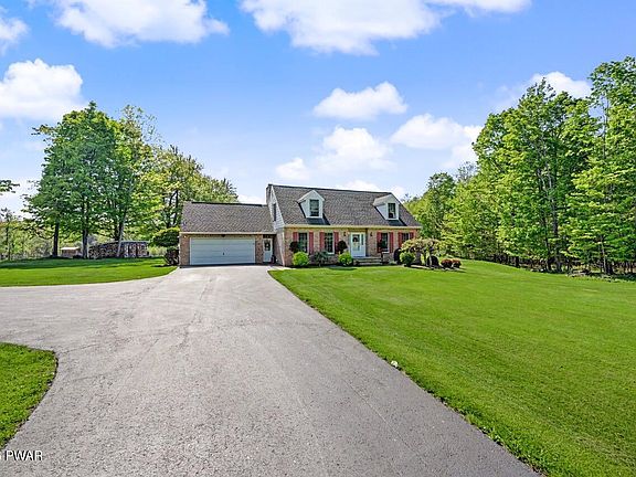 2nd image of 2141 Maplewood Rd