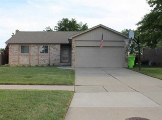 16110 Haverhill Dr, Macomb, MI 48044