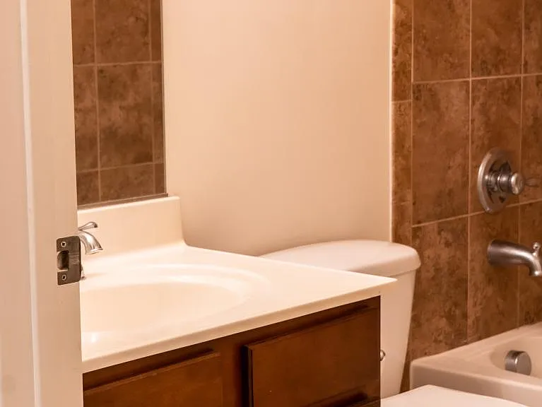 25095 Croxley Green Sq — Photo 36