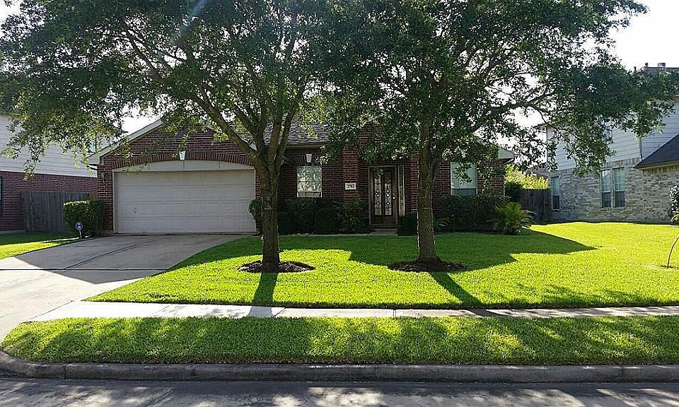 1st image of 2702 Willow Springs Ln