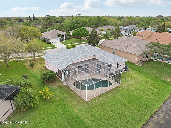 2nd image of 4687 Alamanda Dr