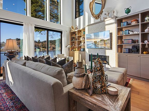 4th image of 3403 NE Johns Loop