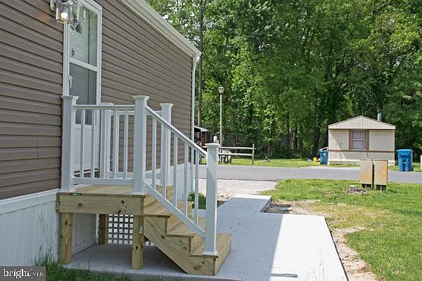 16 Loxley Ln — Photo 2
