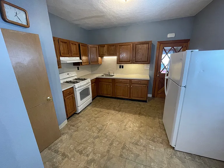 39 Franklin St #R — Photo 4