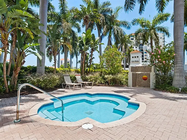 6093 Bahia Del Mar Cir #277 — Photo 28