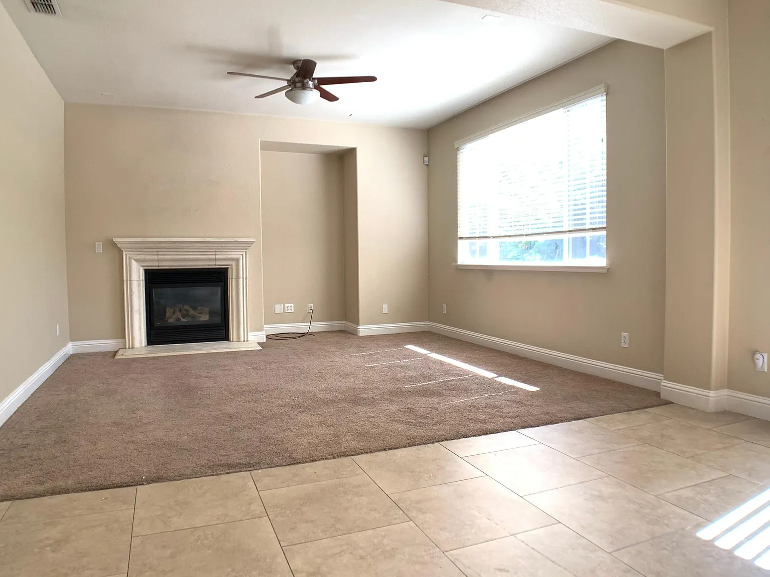 3 bed, 2.5 bath, 1932 sqft, $3,180 — Photo 4