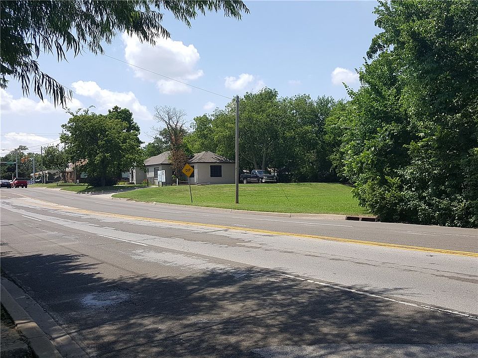 2nd image of 4405 NW 36th St