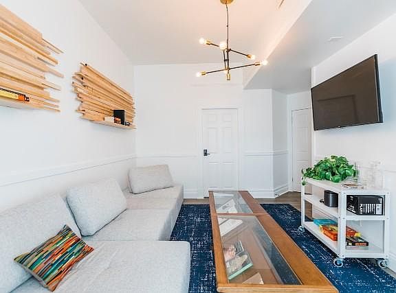 3rd image of 414 Bryant St #2