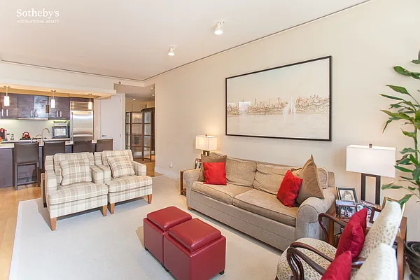 Sold by Sotheby's International Realty | media 3