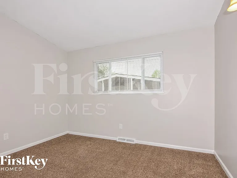 2490 Flamingo Dr — Photo 11