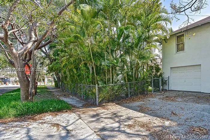 2000 S Miami Ave — Photo 19