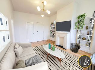 31-23 42nd St #3R, Astoria, NY 11103