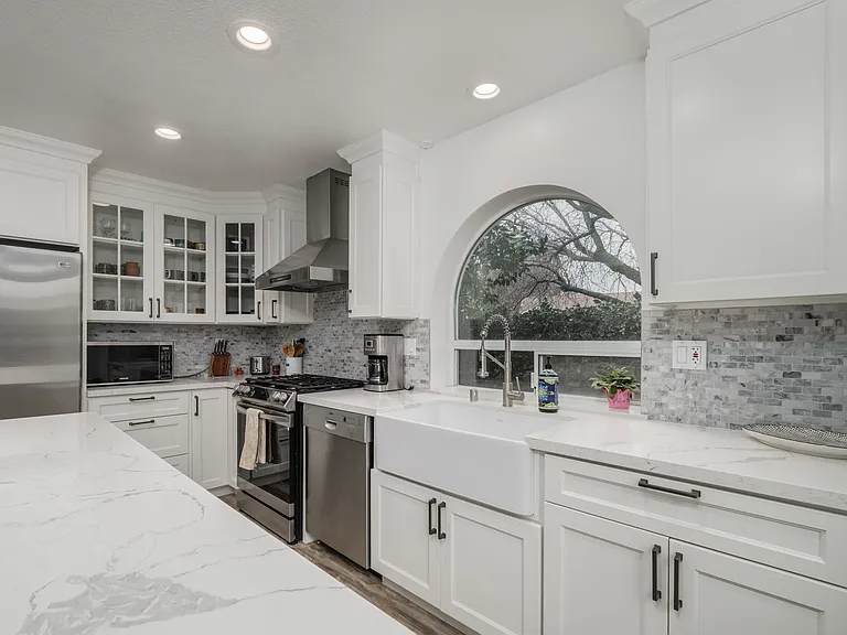 9161 Kneeland Ct — Photo 30