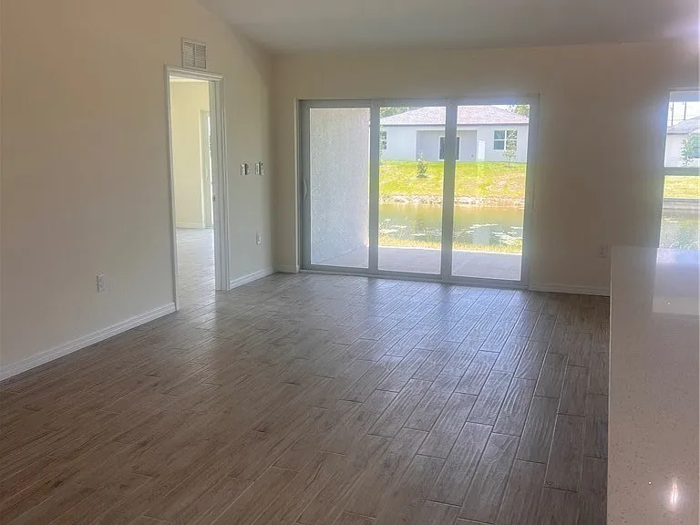 3512 NE 17th Pl — Photo 4