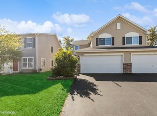 2593 Hearthstone Dr, Hampshire, IL 60140