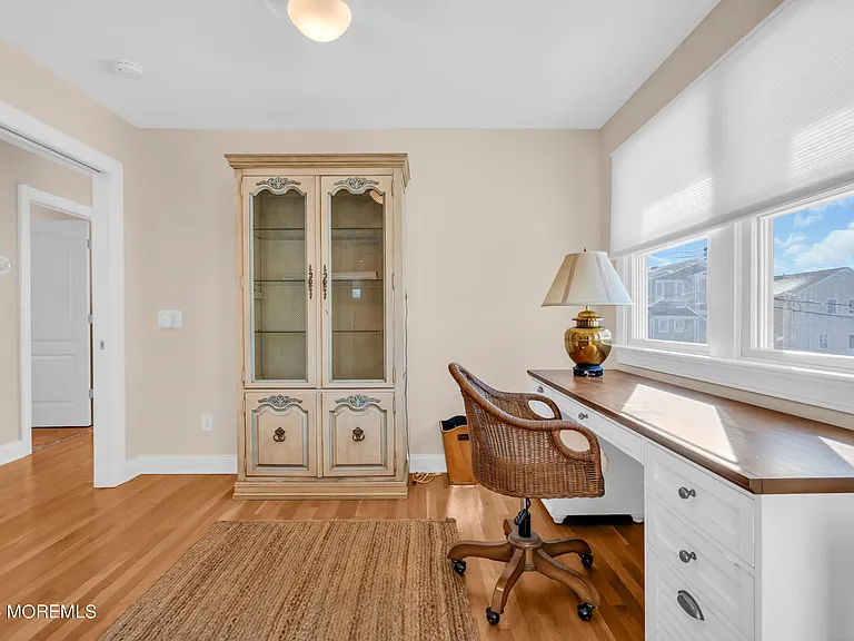 18 Meadow Ave — Photo 33