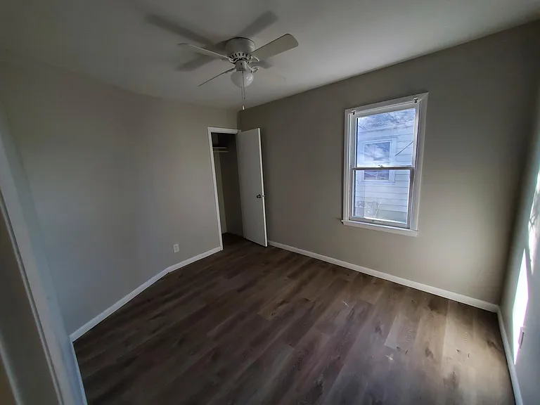 BEDROOM 3

10.5FT X 8FT