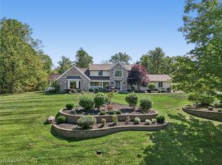 11785 Stonegate Dr, Chardon, OH 44024