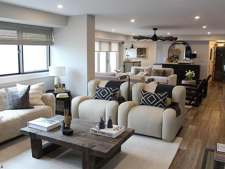 2700 Atlantic Ave #701 — Photo 13