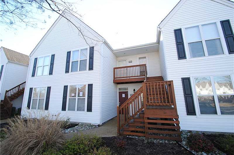 1st image of 115 Persimmon Dr