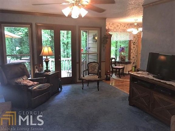 2nd image of 305 Derby Dr