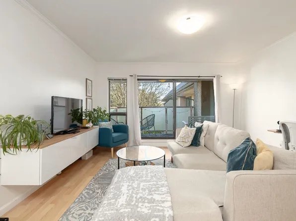 2150 Brunswick St #309, Vancouver, BC V5T 3L5