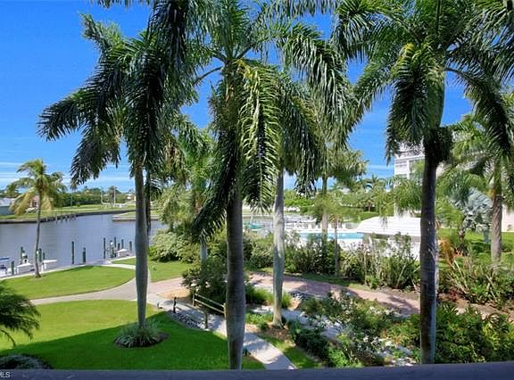 2nd image of 693 Seaview Ct APT 310