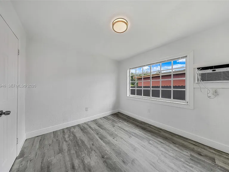 5511 SW 20th St #2 — Photo 13