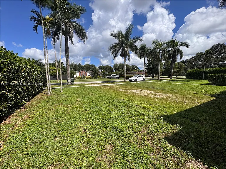 444 NW 21st St — Photo 11