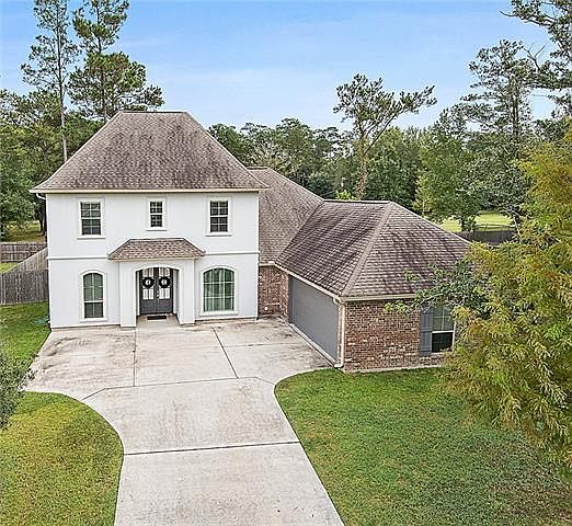 1st image of 520 English Oak Dr