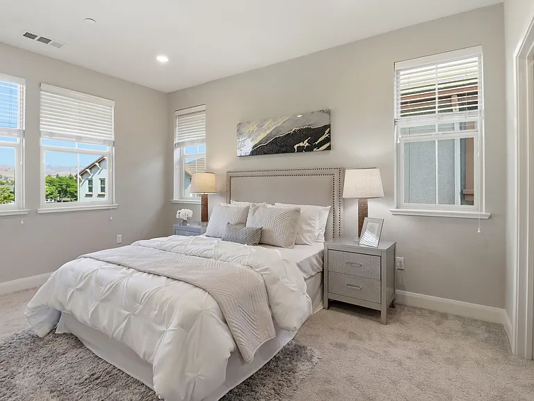 1626 California Cir — Photo 11