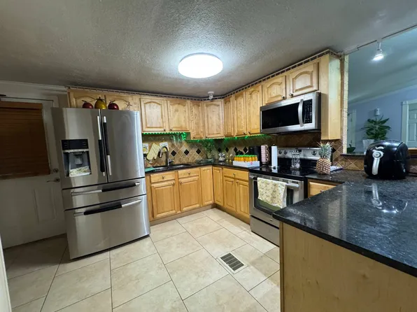 9049 Elliot Dr, Tampa, FL 33615