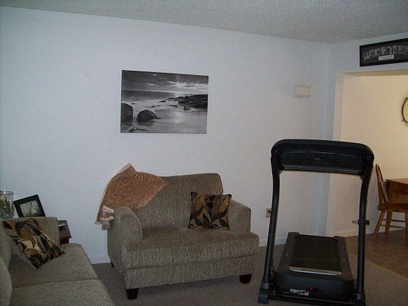 3rd image of 117 Fan Ln