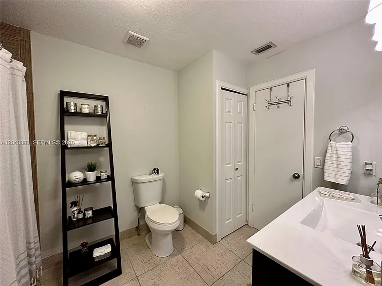 9013 SW 102nd Pl — Photo 4