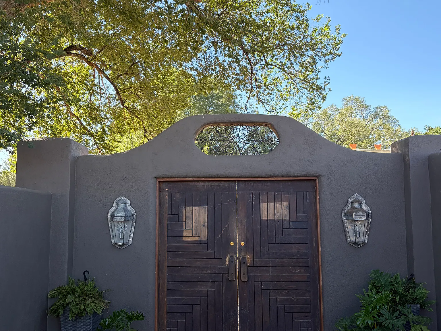 1 bed, 900 sqft, $2,100 — Photo 1