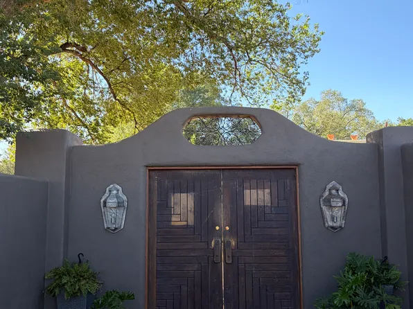 34 Saint Francis Plz #A, Ranchos De Taos, NM 87557