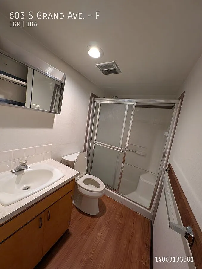Live Grand on Grand Avenue! 1 Bed / 1 Bath Living in Pullman — Photo 2