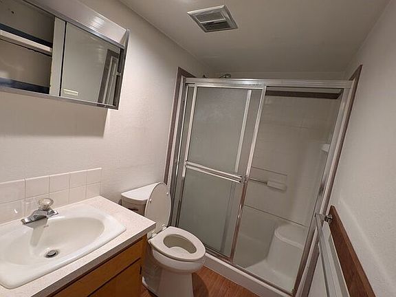 2nd image of 605 S Grand Ave APT F