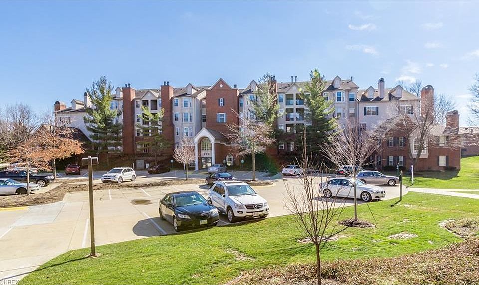 1st image of 220 Fox Hollow Dr APT 202
