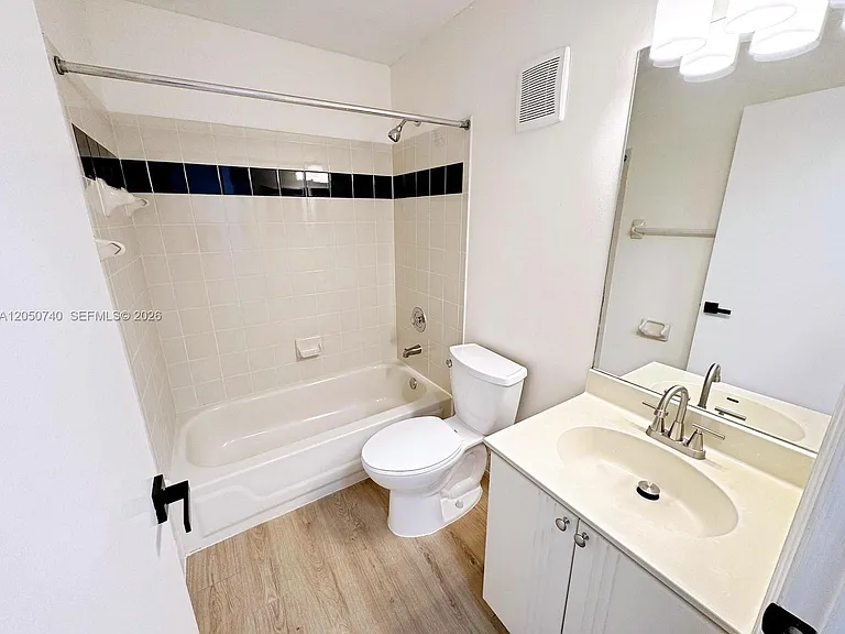 10341 SW 18th St — Photo 32