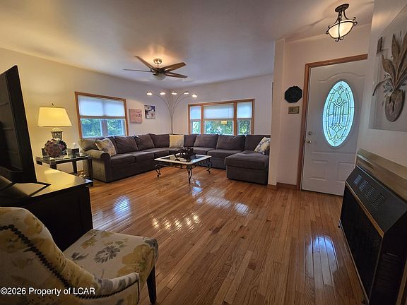 2nd image of 57 Jeanette St