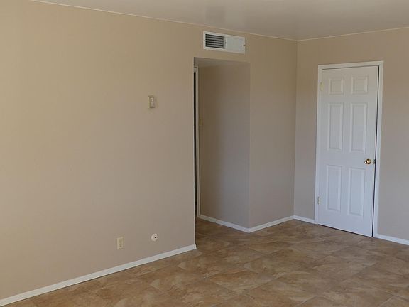 5th image of 10317 Shoshone St