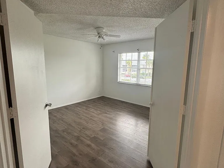 975 Sonesta Ave NE #201 — Photo 10