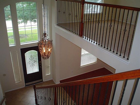 3rd image of 12913 Crestwind Dr