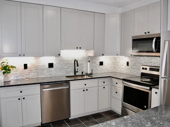200 Cove Way Unit 113, Quincy, MA 02169